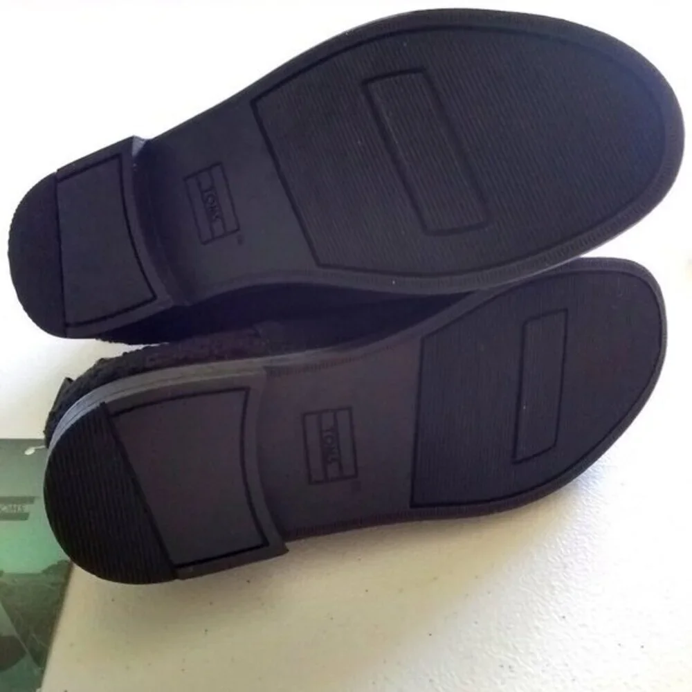 NIB ~ Toms 